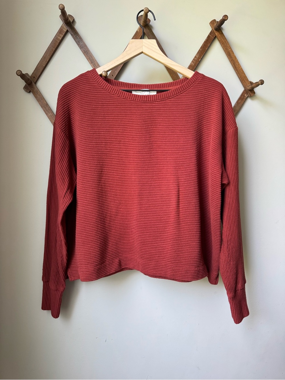 LOFT Women’s Brick Red Ribbed Sweater Size Large